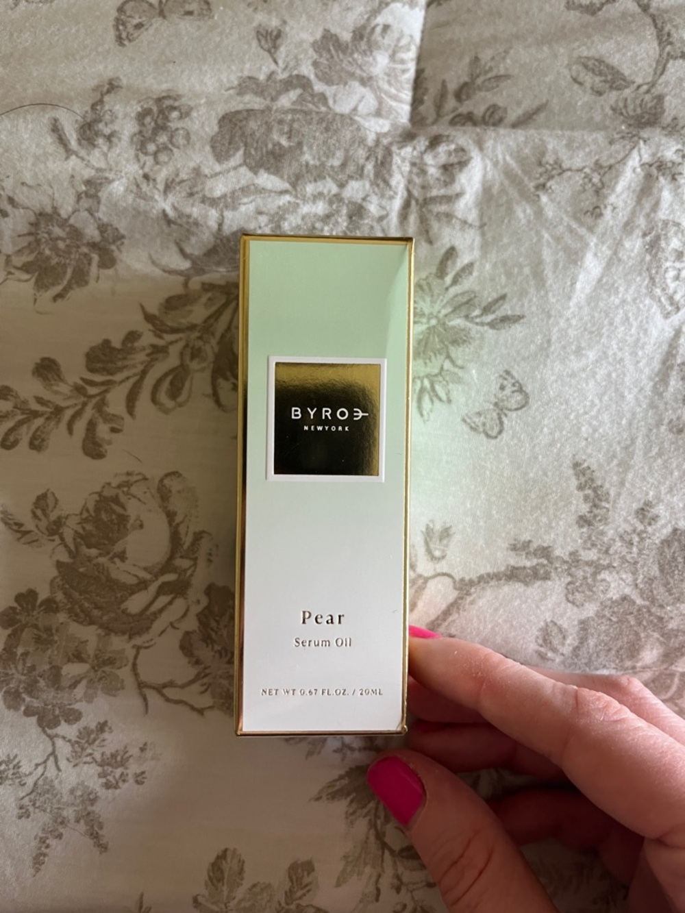 BYROE Pearl Serum Oil - Pear Scented Face Primer (Pink Accent)